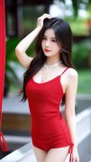 动漫人物去掉小内打扑克逛戏图片 